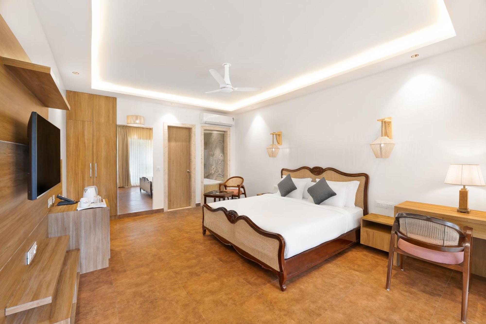 White Wharf Beach Resort Morjim Goa Exterior foto