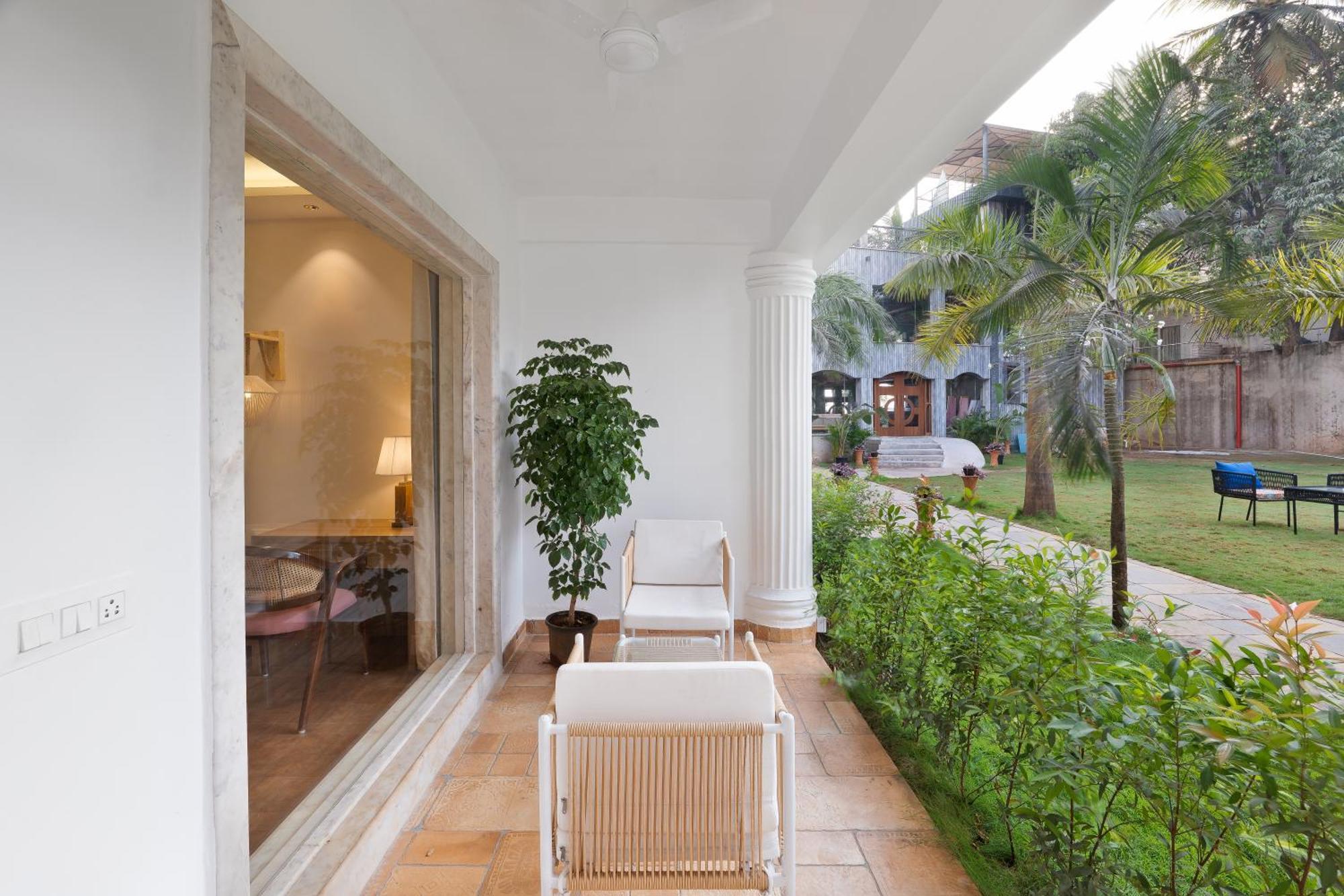 White Wharf Beach Resort Morjim Goa Exterior foto