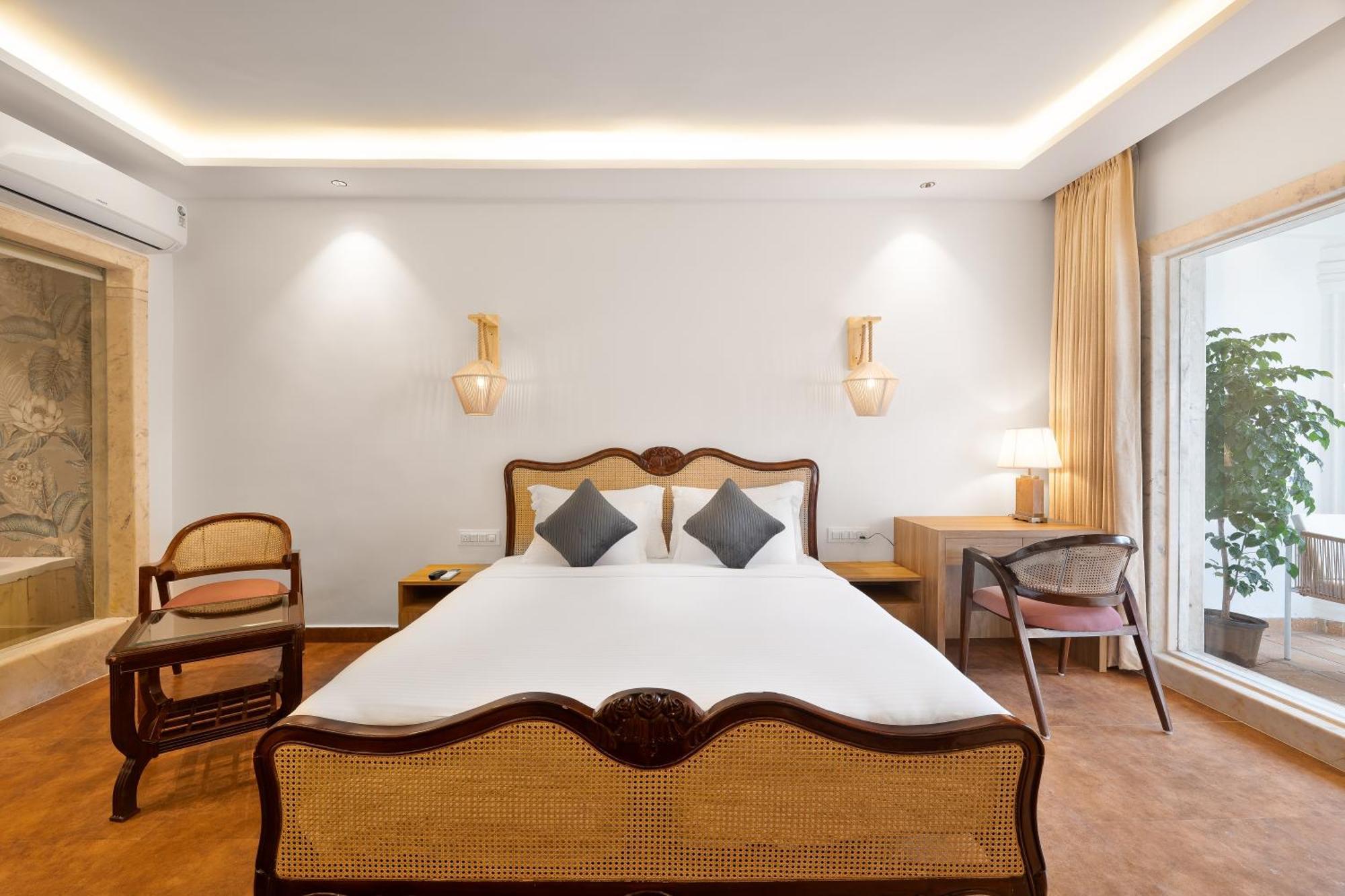 White Wharf Beach Resort Morjim Goa Exterior foto