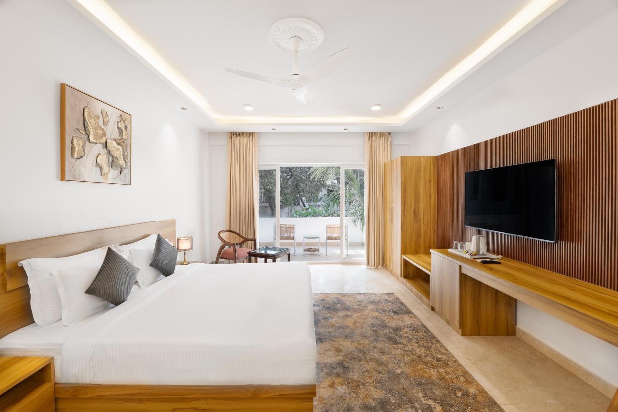 White Wharf Beach Resort Morjim Goa Exterior foto