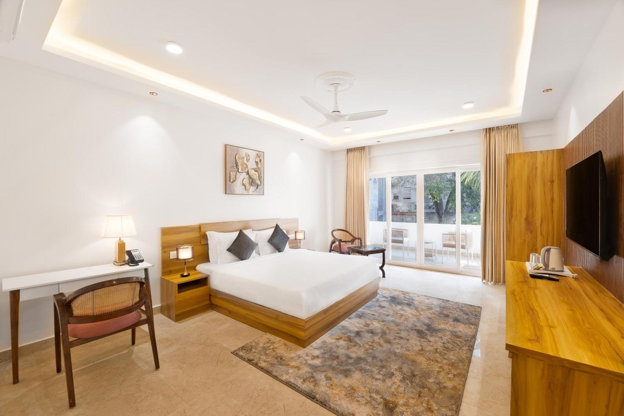 White Wharf Beach Resort Morjim Goa Exterior foto