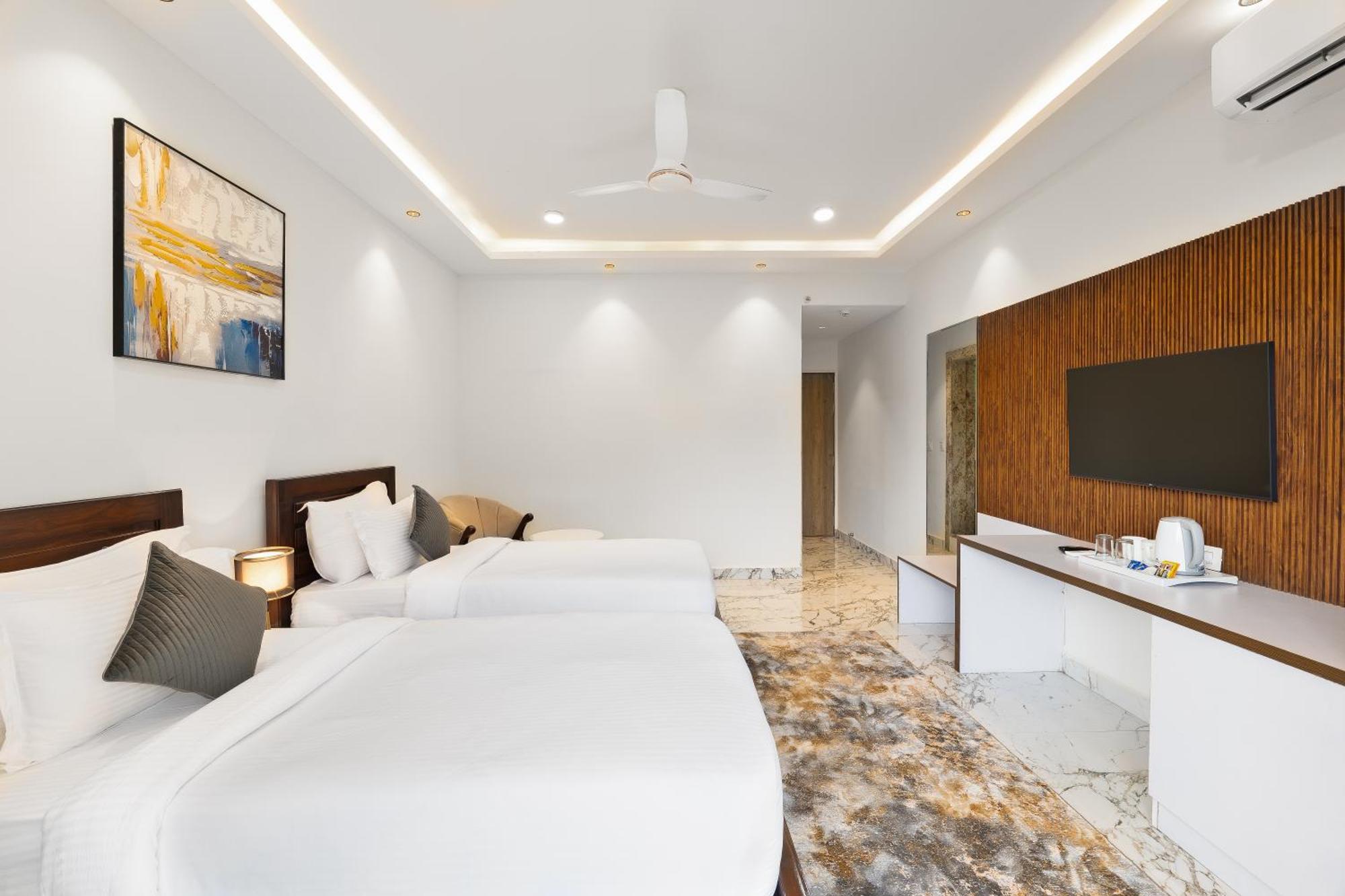 White Wharf Beach Resort Morjim Goa Exterior foto